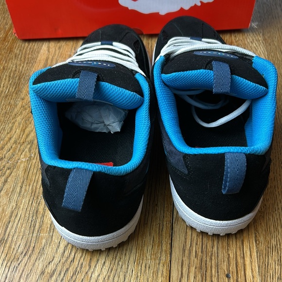 eS Quattro Skate shoes black/blue brand new in box - Picture 6 of 9